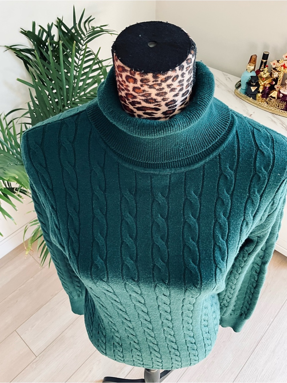 Green Pine Sweater - Picture 5 of 11